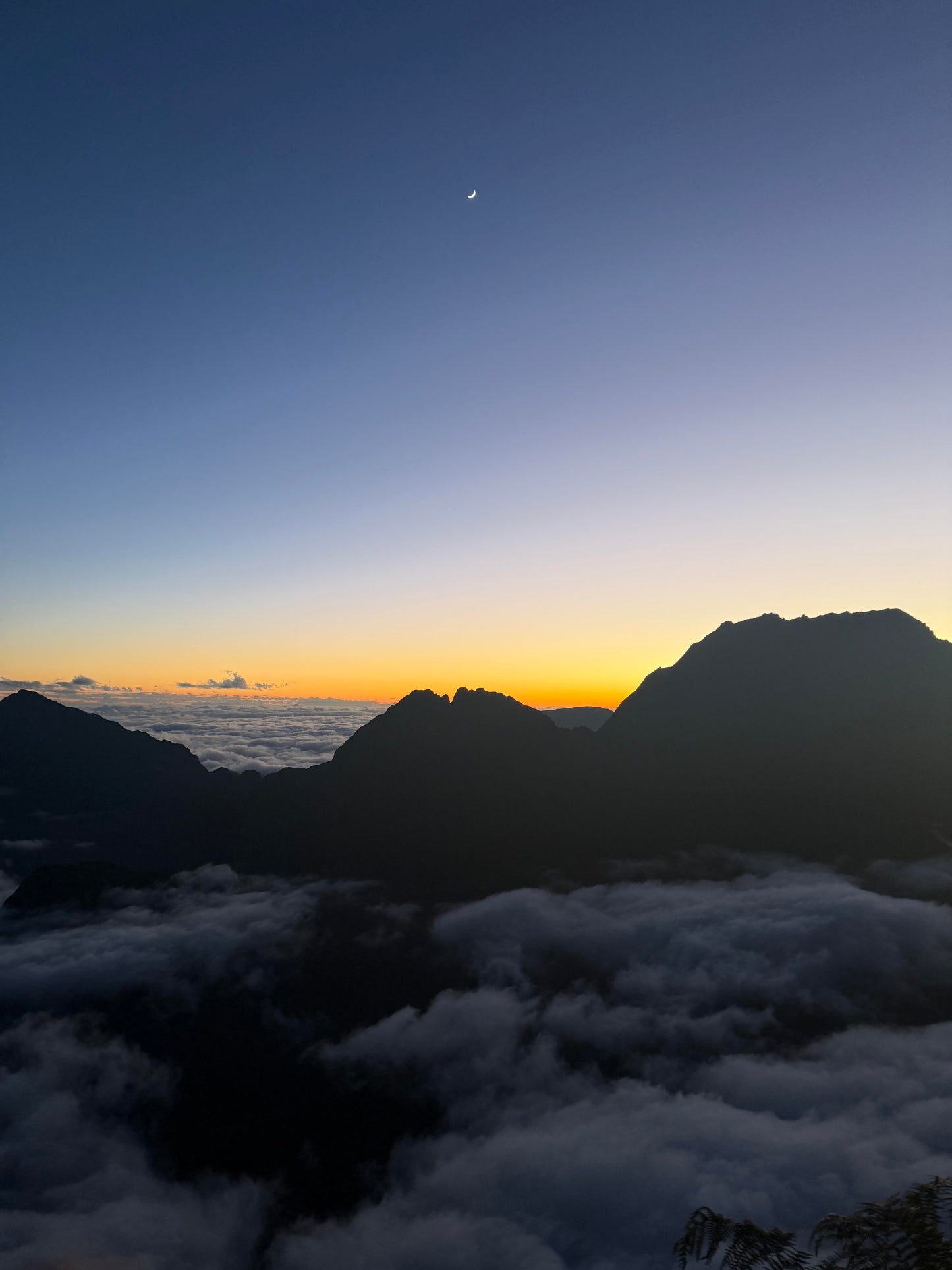 Affiche Le Maïdo – L’aube au-dessus des nuages